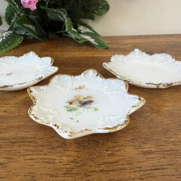 Victorian‎ Milk Glass Trinket Dishes Hand Painted Floral Embossed Leaf Motif - Picture 3 of 7